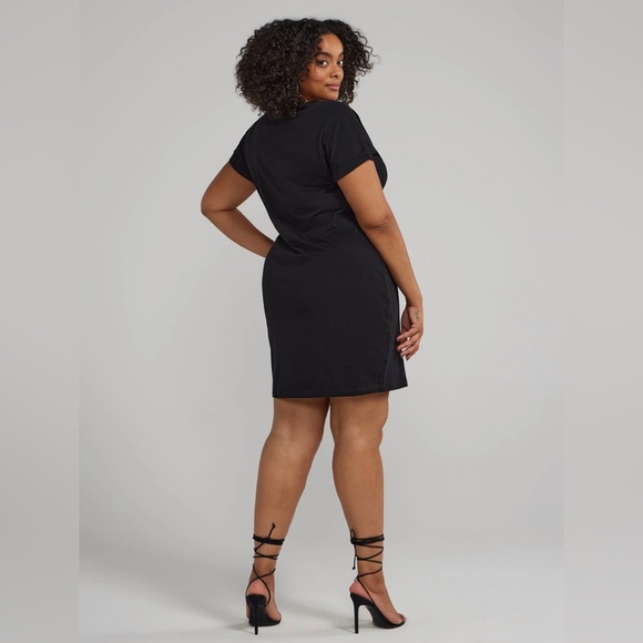 Dress - Perfect V-Neck T-Shirt Dress, Black, 2X. NWT - Picture 3 of 4